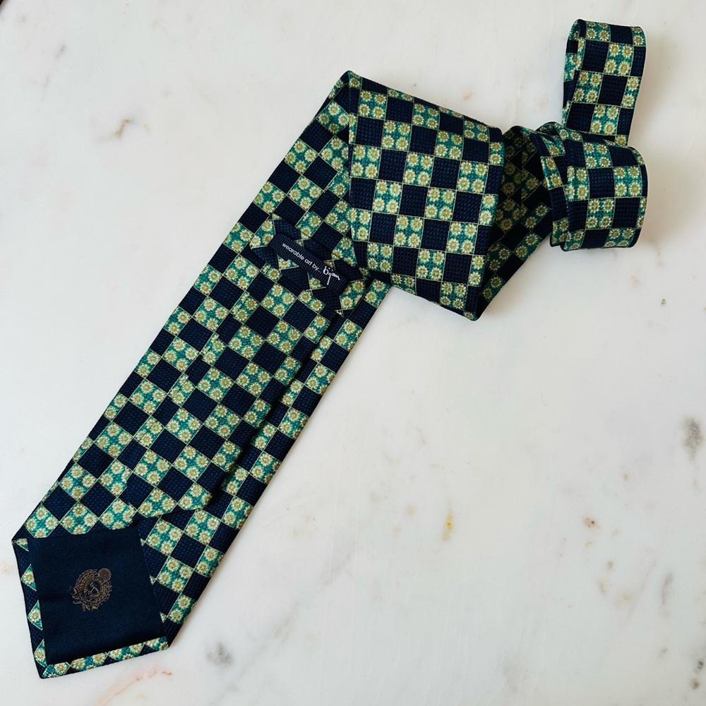 Bijan Elegant Checkered Tie in Green and Blue